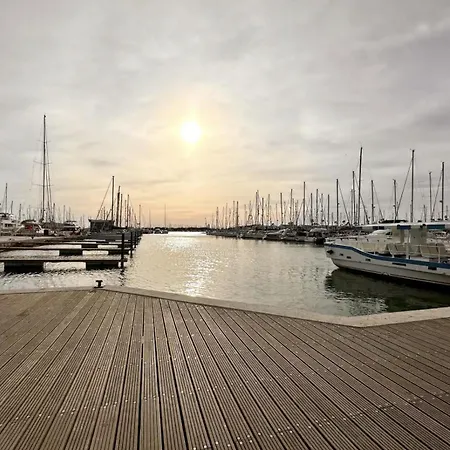 Super Mini Loft Avec Cinema Et Jardin - Cap D'agde Apartment Agde